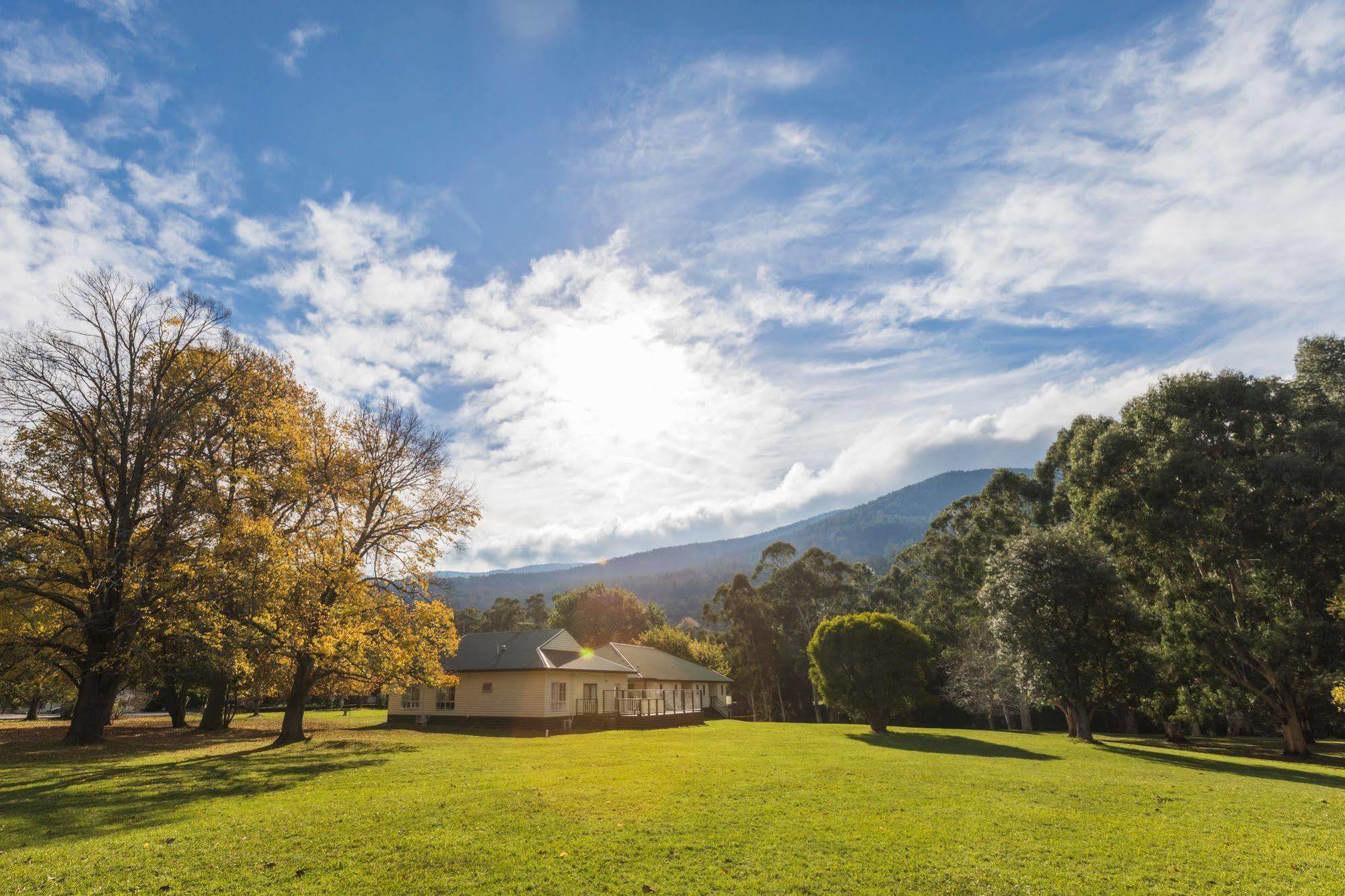 Hotel Oscar'S On The Yarra Warburton Exterior foto